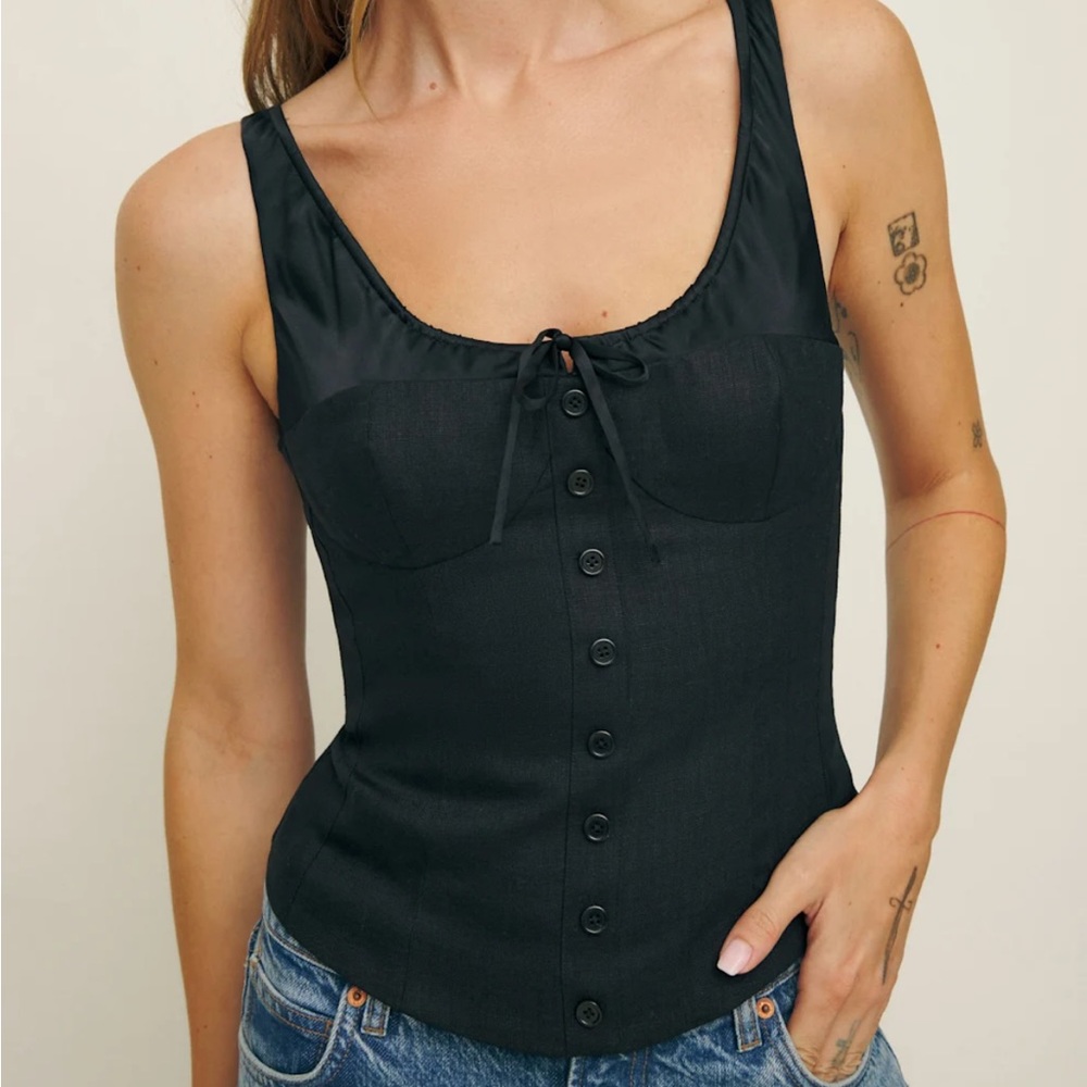 NWT Reformation Beverly Top Black - Size 8